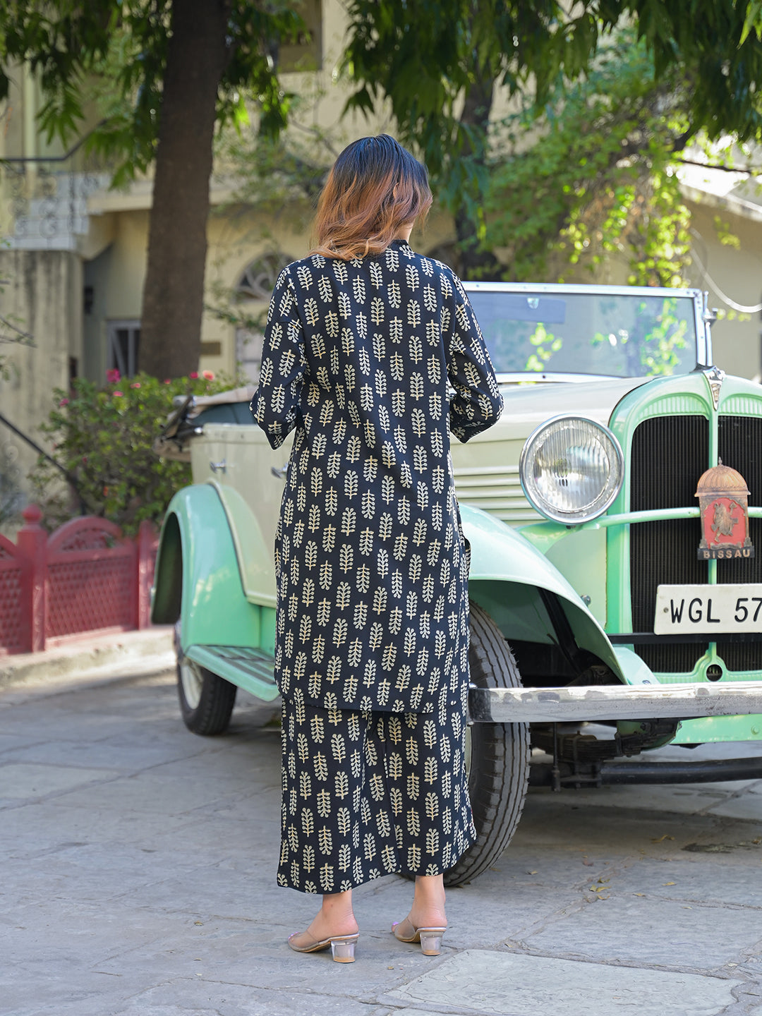 Divena Black Ethnic Printed Rayon Kurta With Trouser