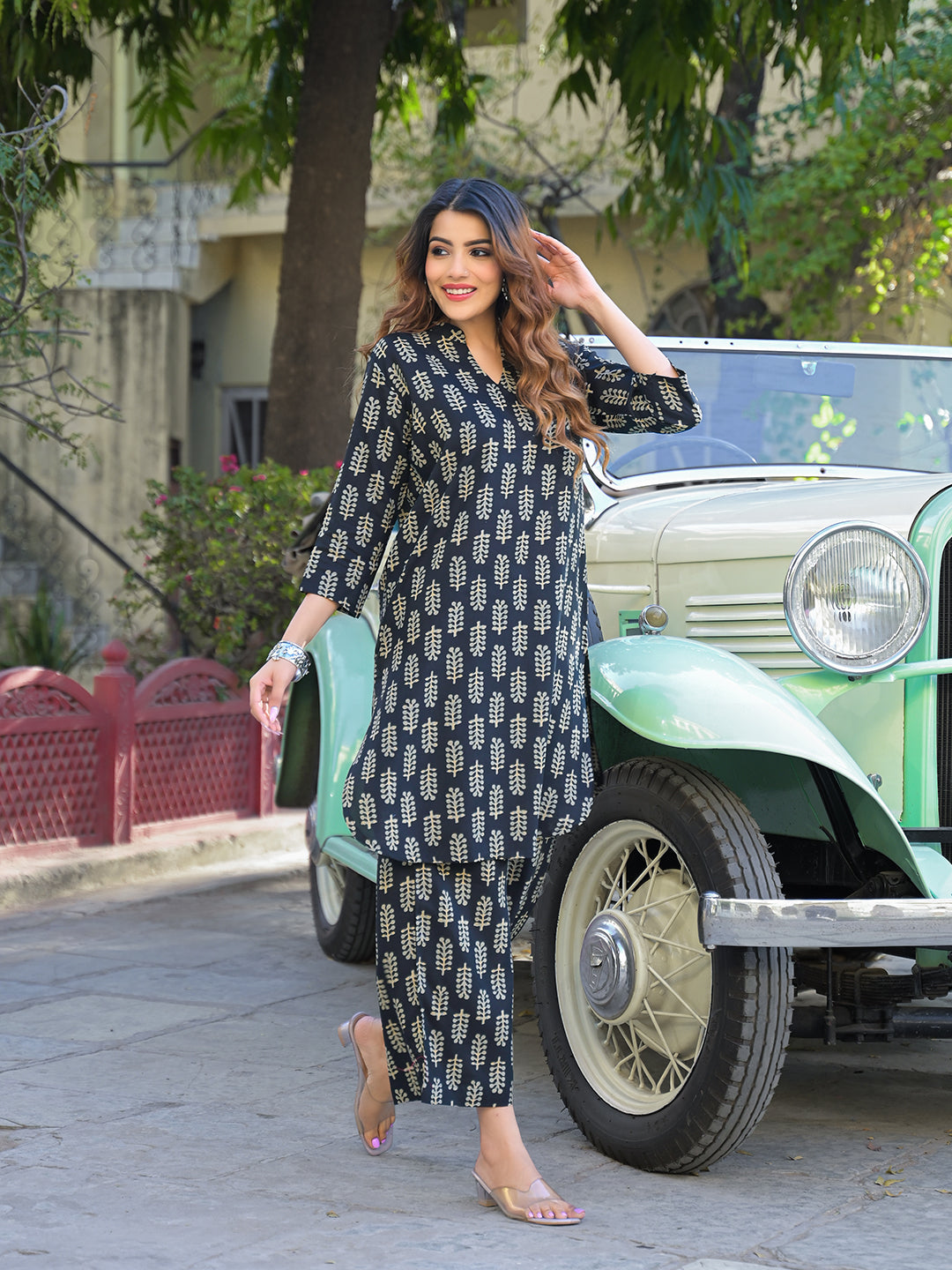 Divena Black Ethnic Printed Rayon Kurta With Trouser