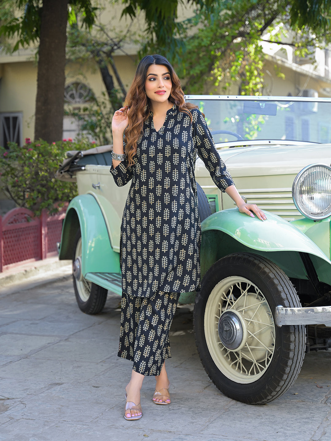 Divena Black Ethnic Printed Rayon Kurta With Trouser