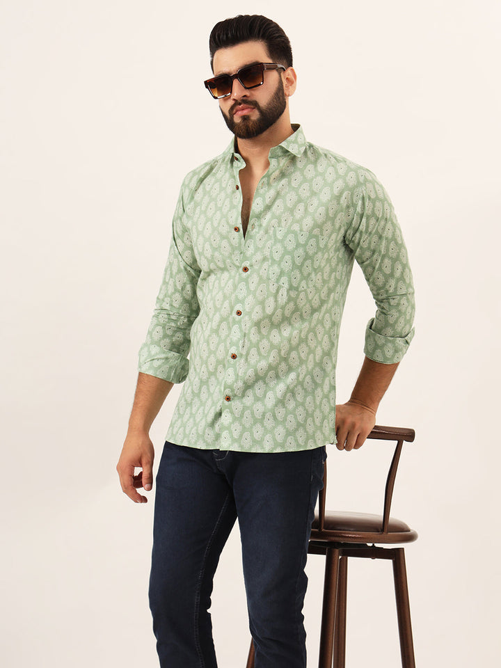 MILLENNIAL MEN Green Paisley Print Pure Cotton Regular Fit Casual Full Sleeve