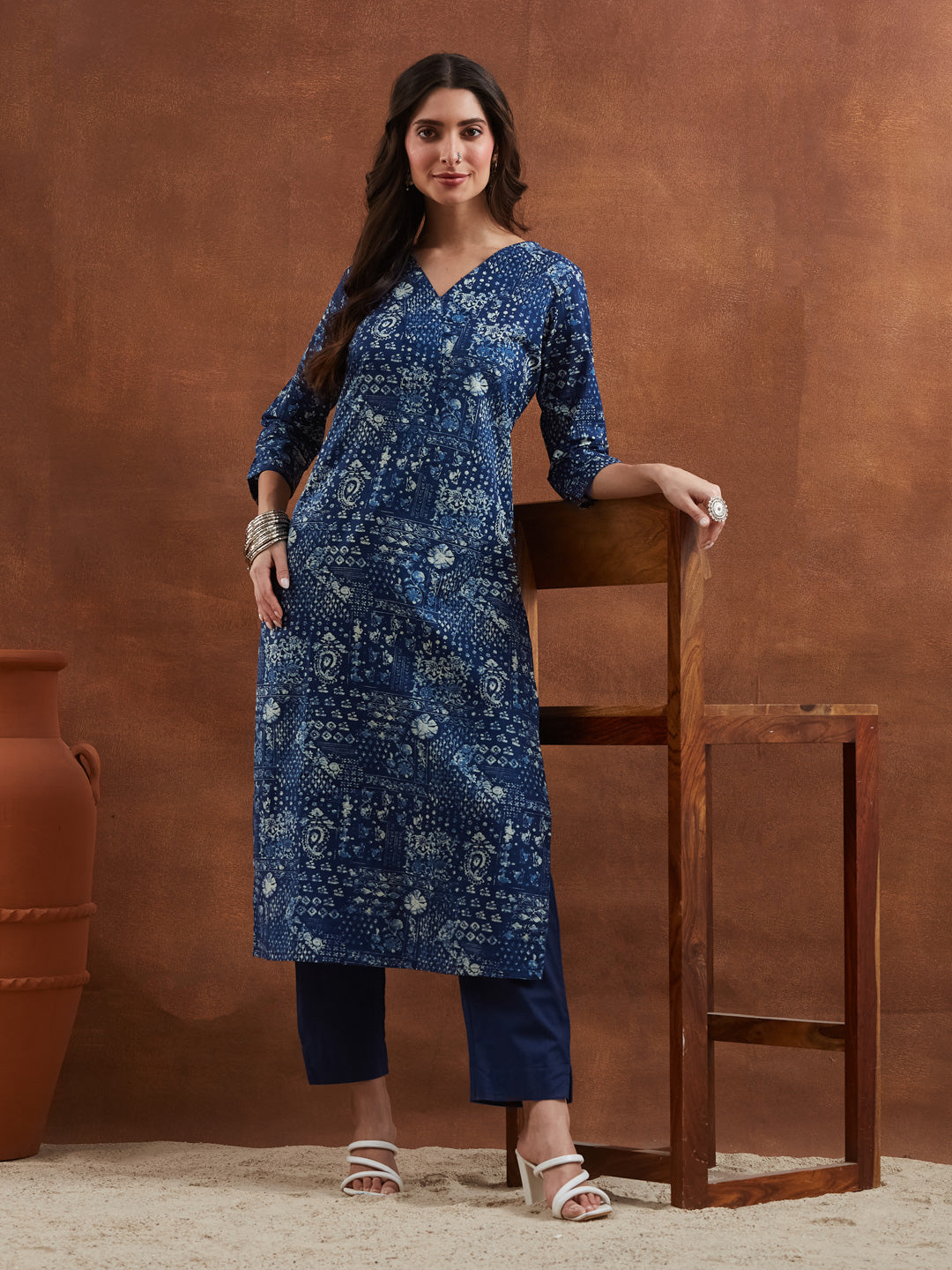 Divena Floral Printed Cotton Blue Straight Fit  Kurta Pant Sets
