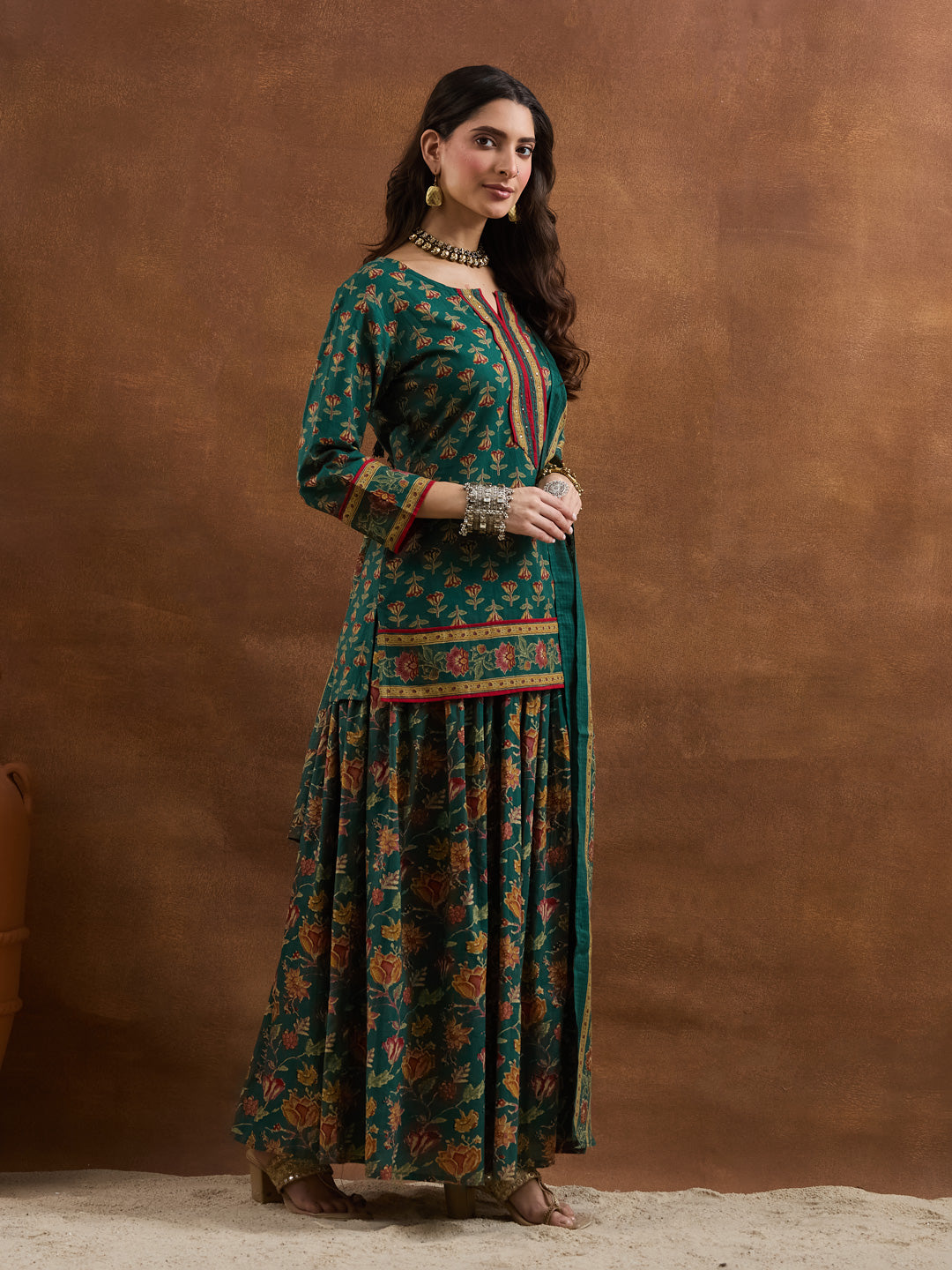 Divena Floral Printed Cotton Green Straight Fit  Kurta Sets
