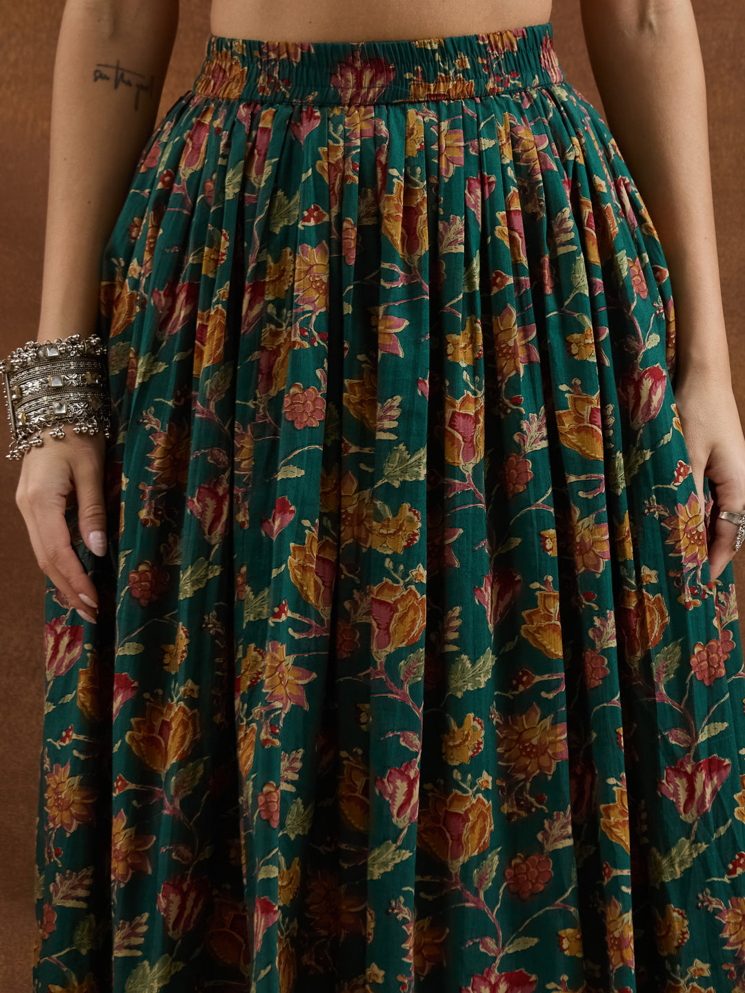 Divena Floral Printed Cotton Green Straight Fit  Kurta Sets