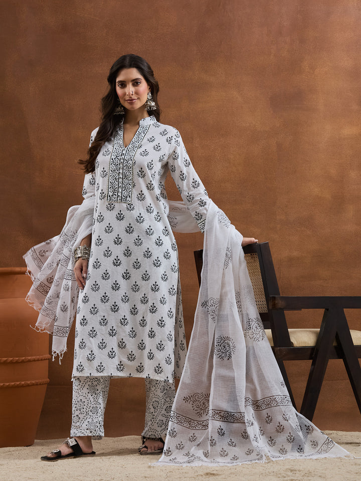 Divena White Kurta Sets With Duppata
