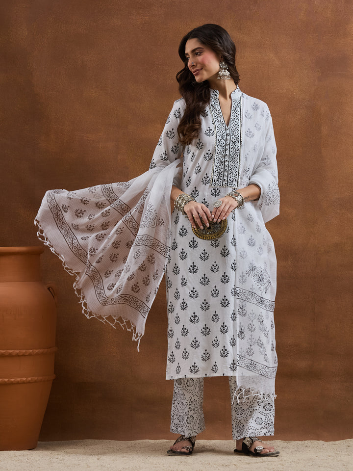 Divena White Kurta Sets With Duppata