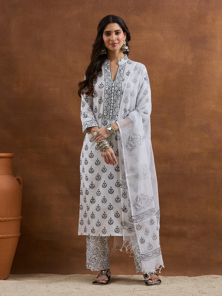 Divena White Kurta Sets With Duppata