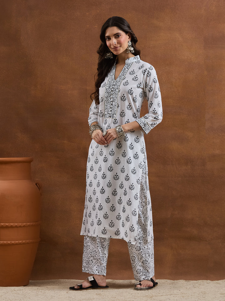 Divena White Kurta Sets With Duppata