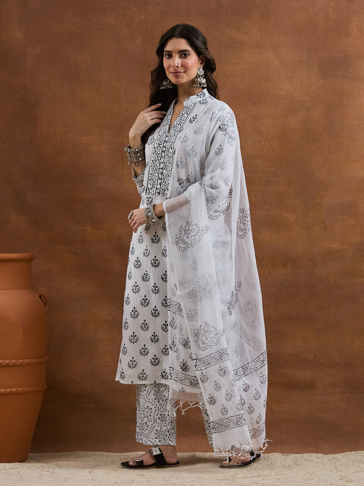 Divena White Kurta Sets With Duppata