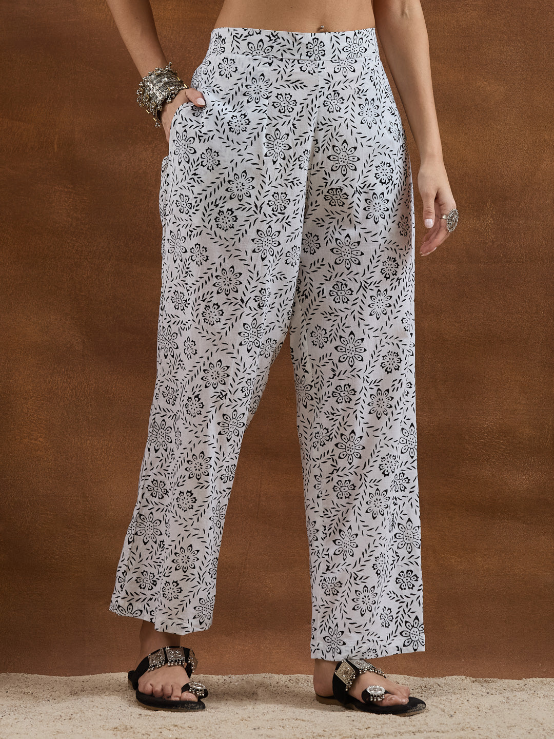 Divena White Kurta Sets With Duppata