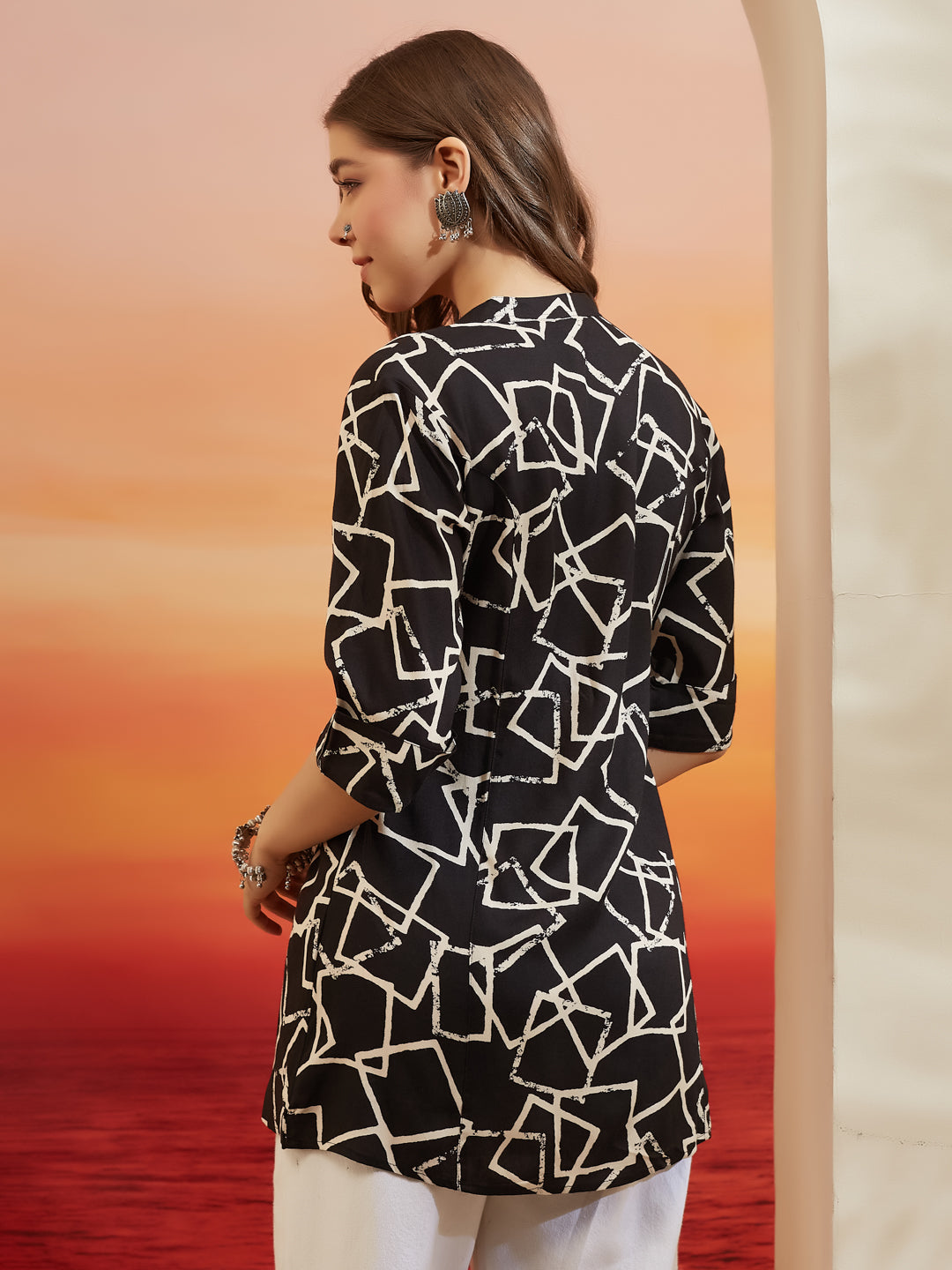 Divena Women Abstract Printed Viscose Rayon Black Straight Fit Top