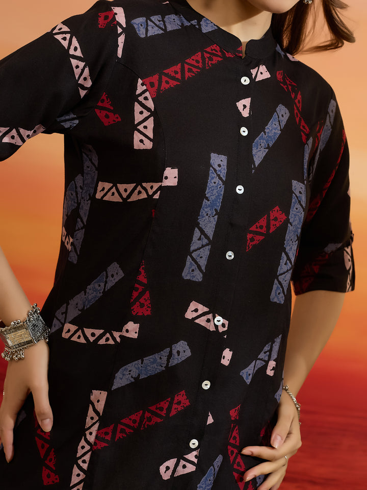 Divena Women Geometric Printed Viscose Rayon Black Straight Fit Top