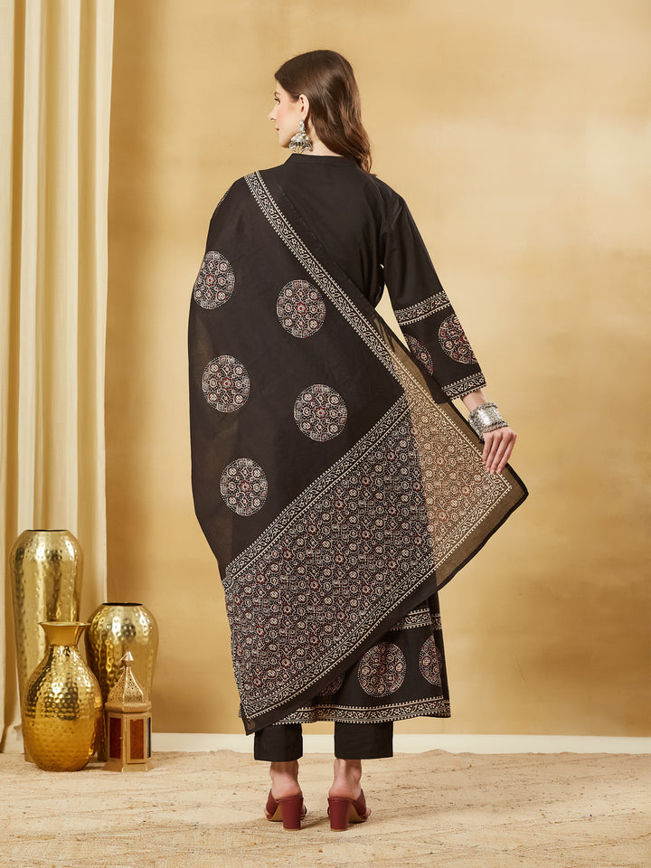 Divena Black Floral Print Cotton Anarkali Kurta Sets With Dupatta