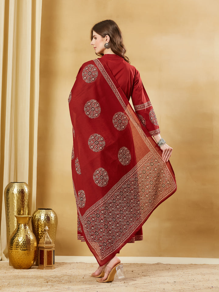 Divena Red Floral Print Cotton Anarkali Kurta Sets With Dupatta