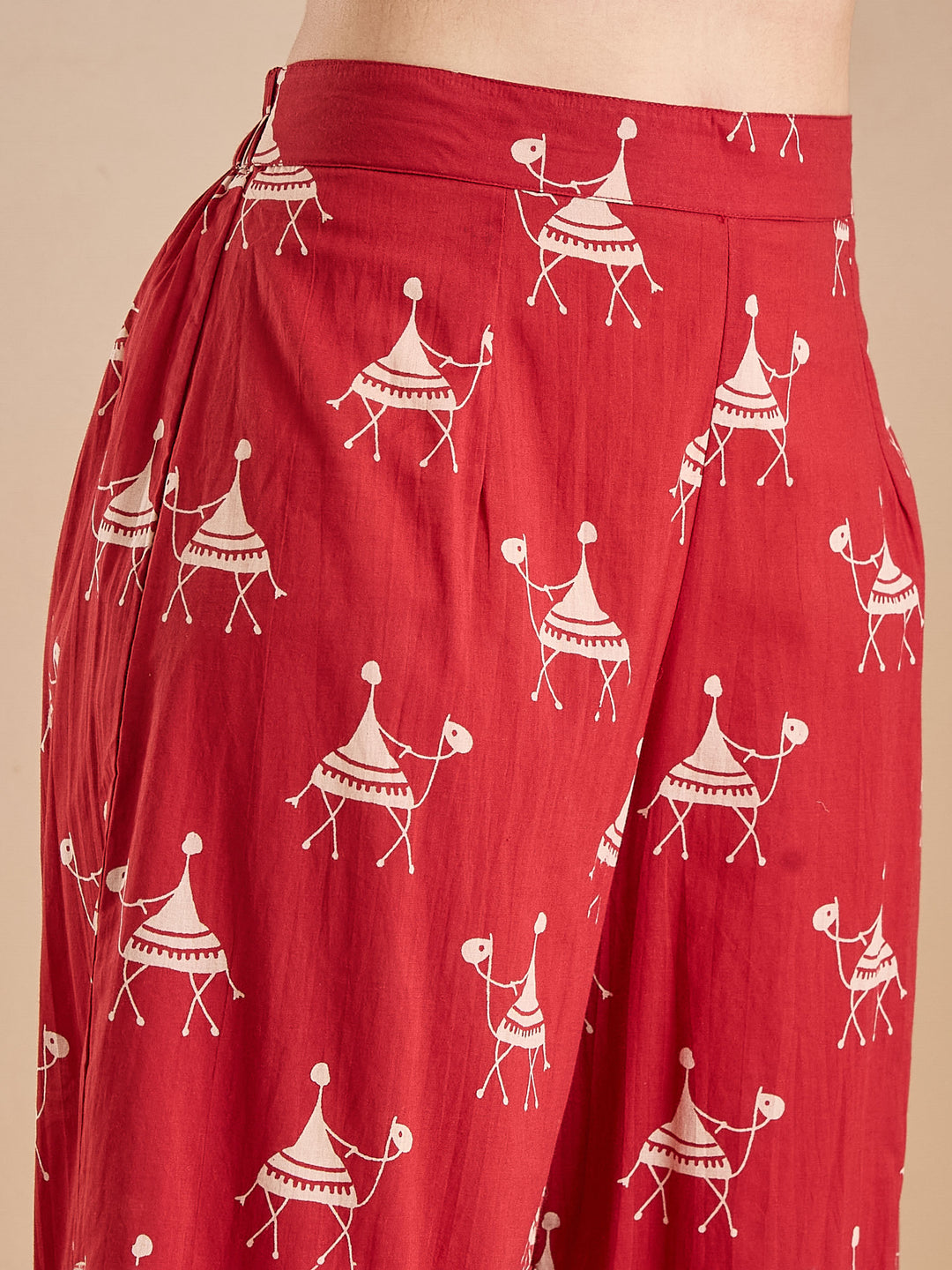 Divena Women Animal Print Pure Cotton Red A-Line Kurti with Pants