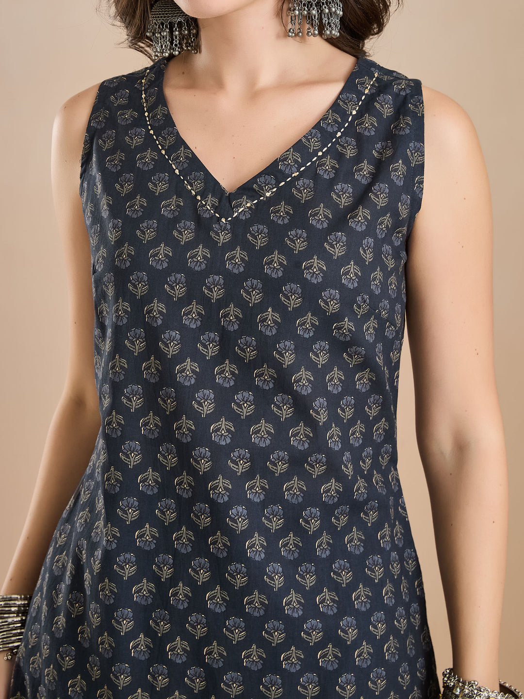 Divena Women Floral Printed Pure Cotton A-line Black Kurta With Palazzos