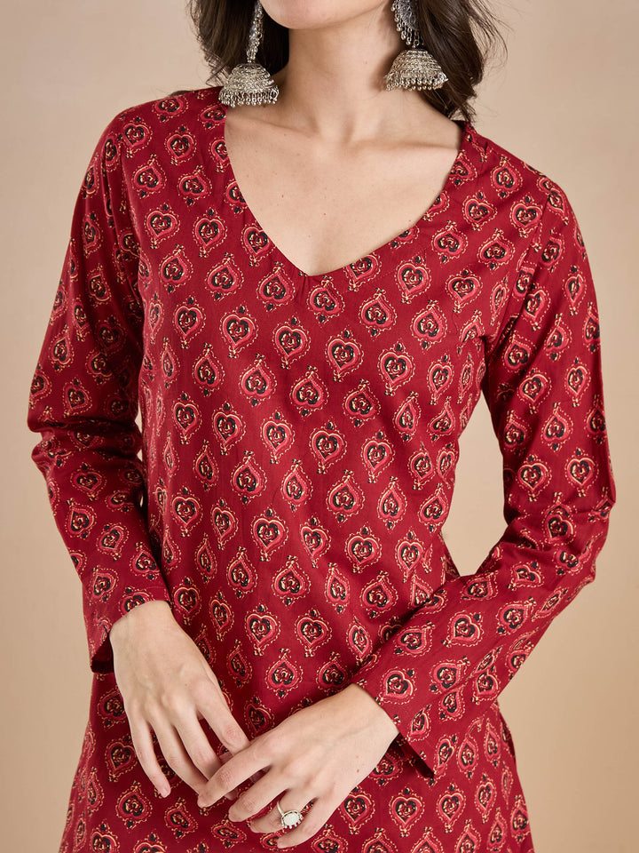 Divena Women Ethnic Motif Print Pure Cotton Maroon Top