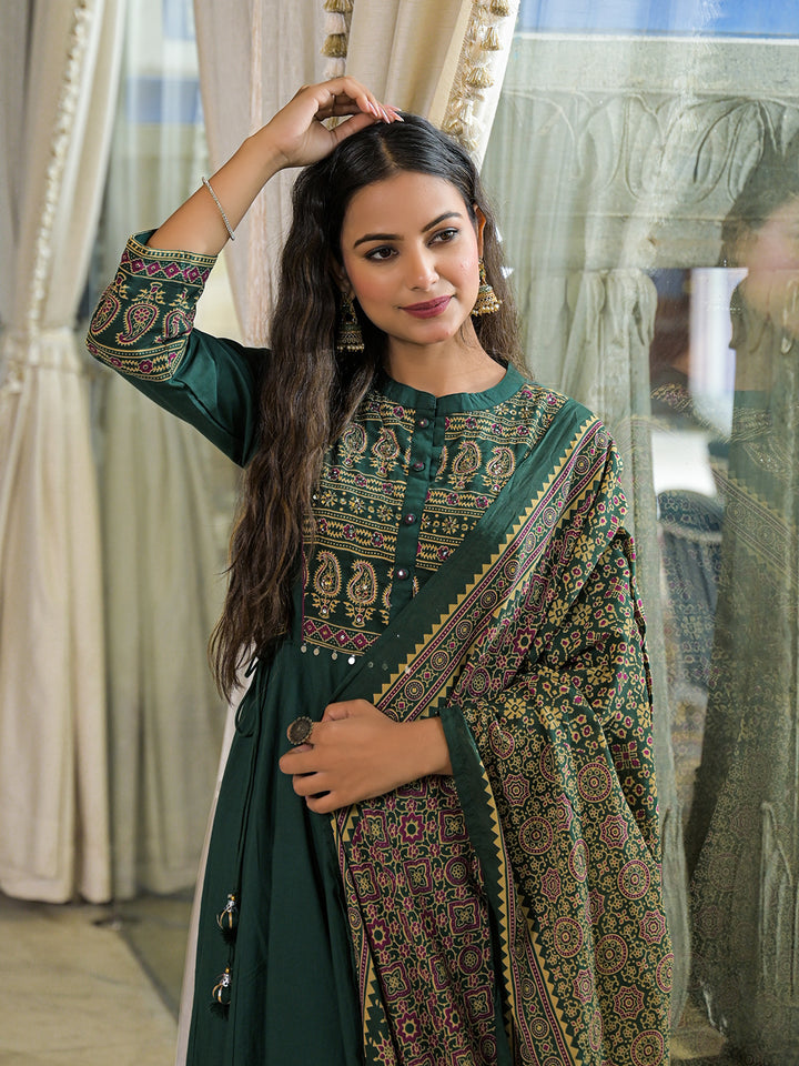 Divena Green Paisley Print Cotton Anarkali Kurta Pant Set With Dupatta