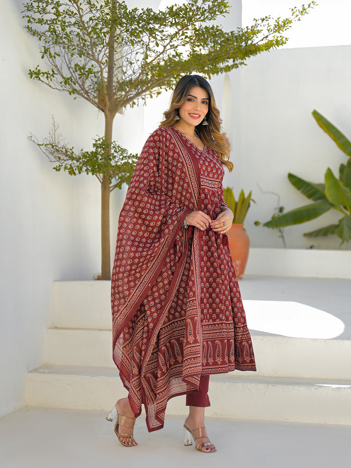 Divena Maroon Cotton Ethnic Motif Kurta Sets With Dupatta