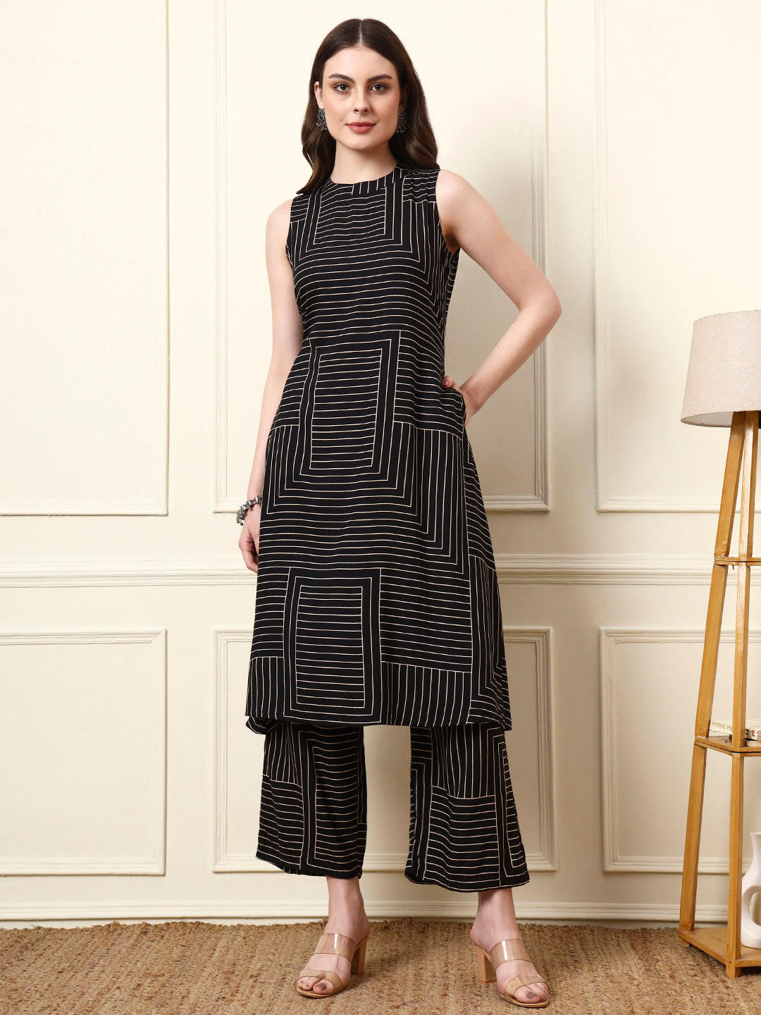 Divena Black Boat Neck Sleeveless Rayon Co-ords Sets