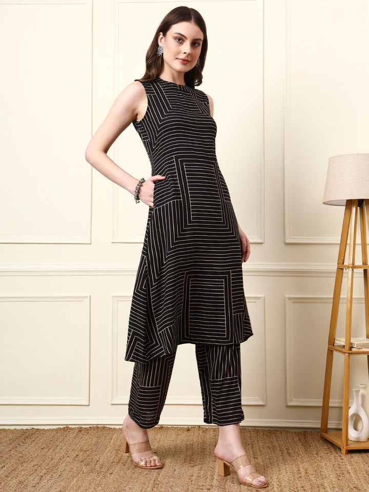 Divena Black Boat Neck Sleeveless Rayon Co-ords Sets