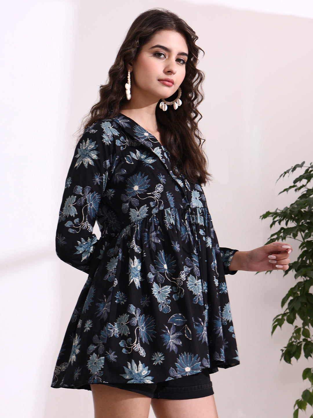 Divena Black Lepal Coller Peplum Top