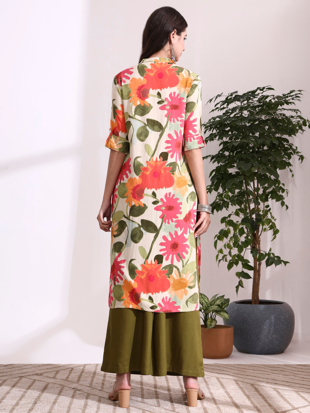 Divena Cream Rayon Rollup Sleeves Straight Kurta