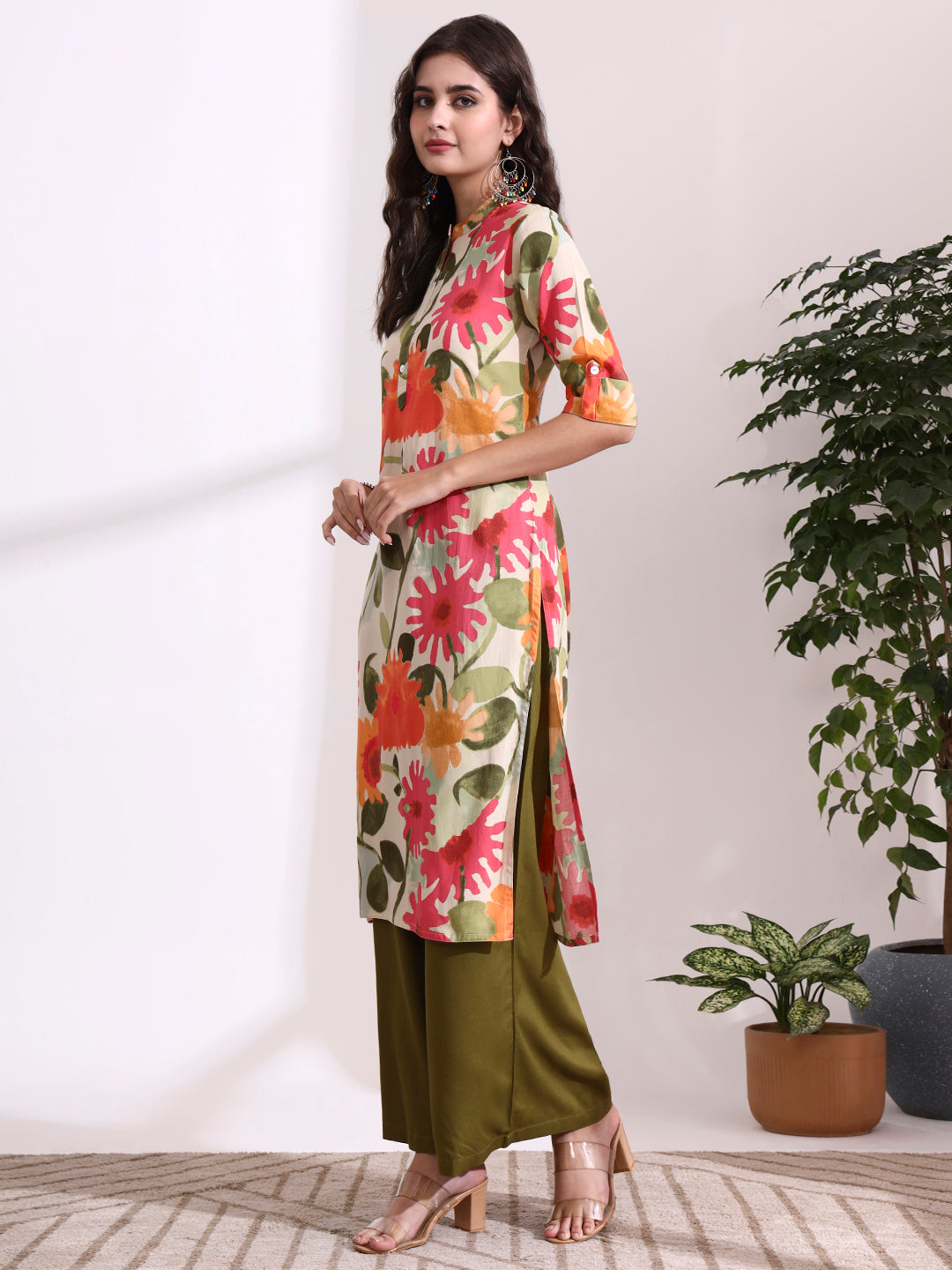 Divena Cream Rayon Rollup Sleeves Straight Kurta