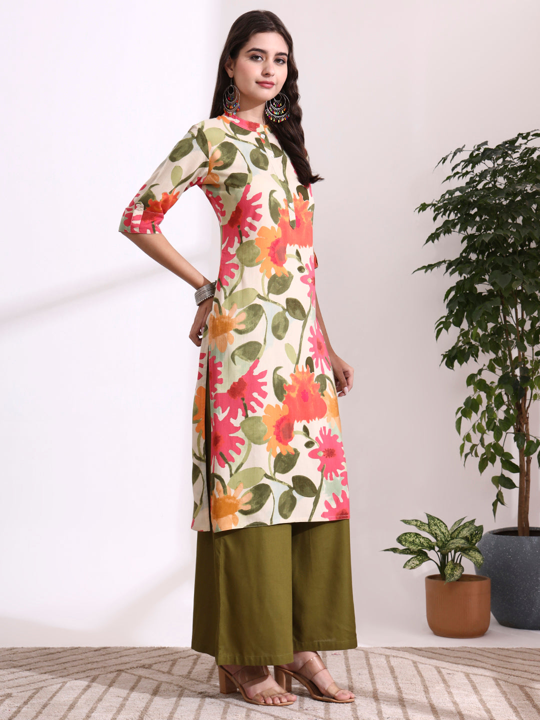 Divena Cream Rayon Rollup Sleeves Straight Kurta