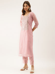 Pink Embroidered Chanderi Kurta with trouser & Organza Dupatta
