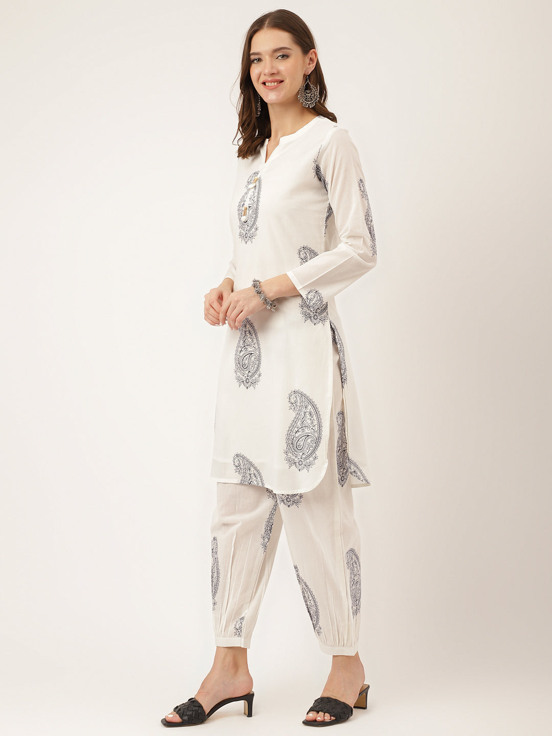 Divena White Paisley Print Cotton Co-ord Set with Mulmul Cotton Lining
