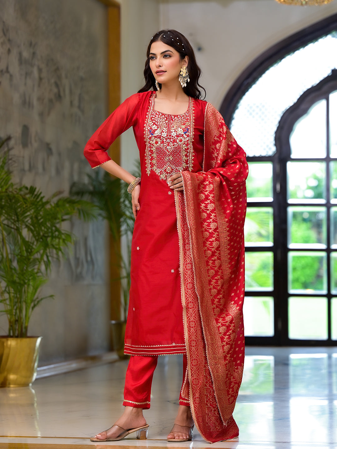Red Embroidered Chanderi Silk Kurta pants with Banarashi Dupatta — view 1