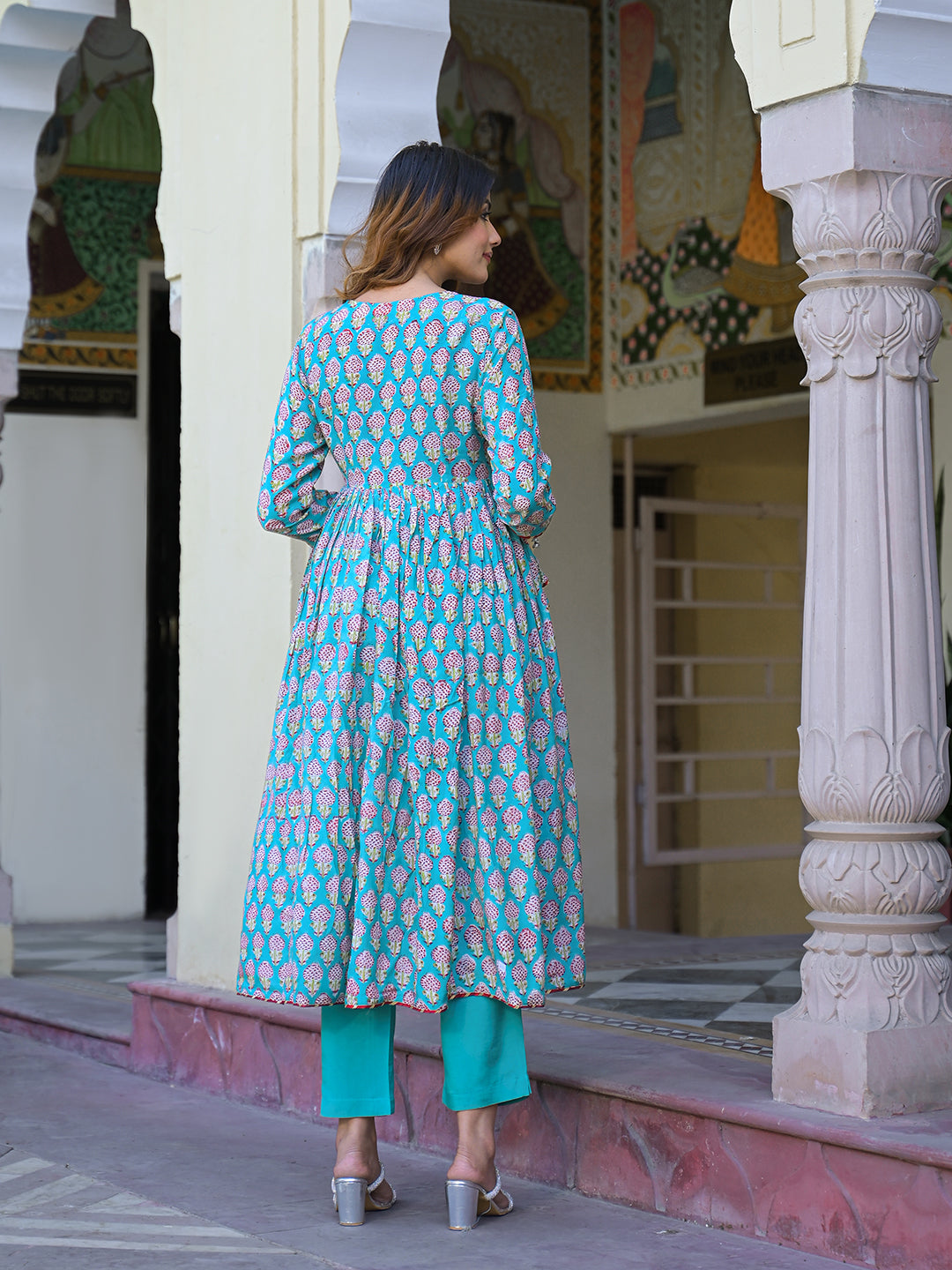 Divena Turquoise blue Floral Muslin Printed Kurta Pand with Dupatta