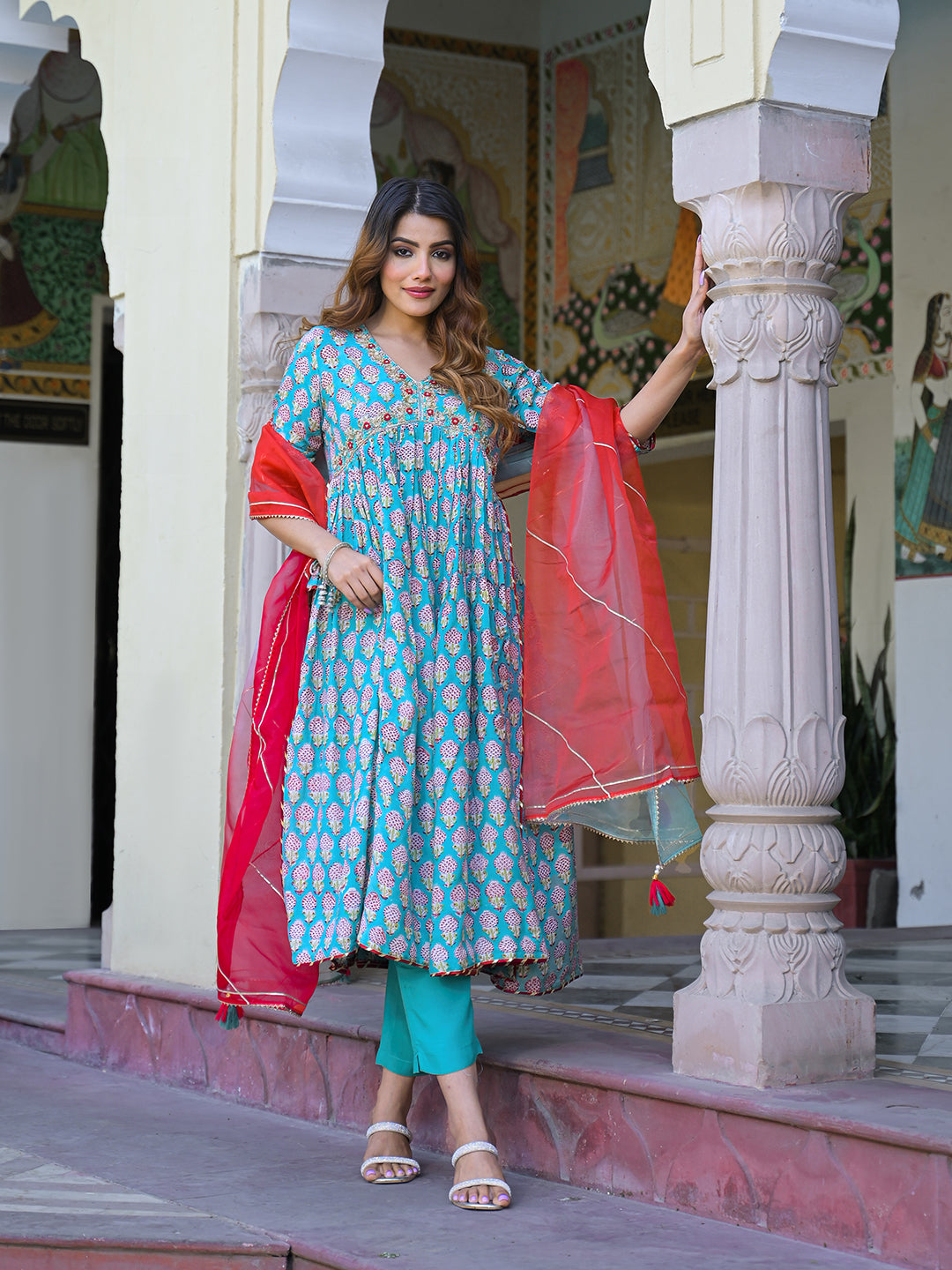 Divena Turquoise blue Floral Muslin Printed Kurta Pand with Dupatta