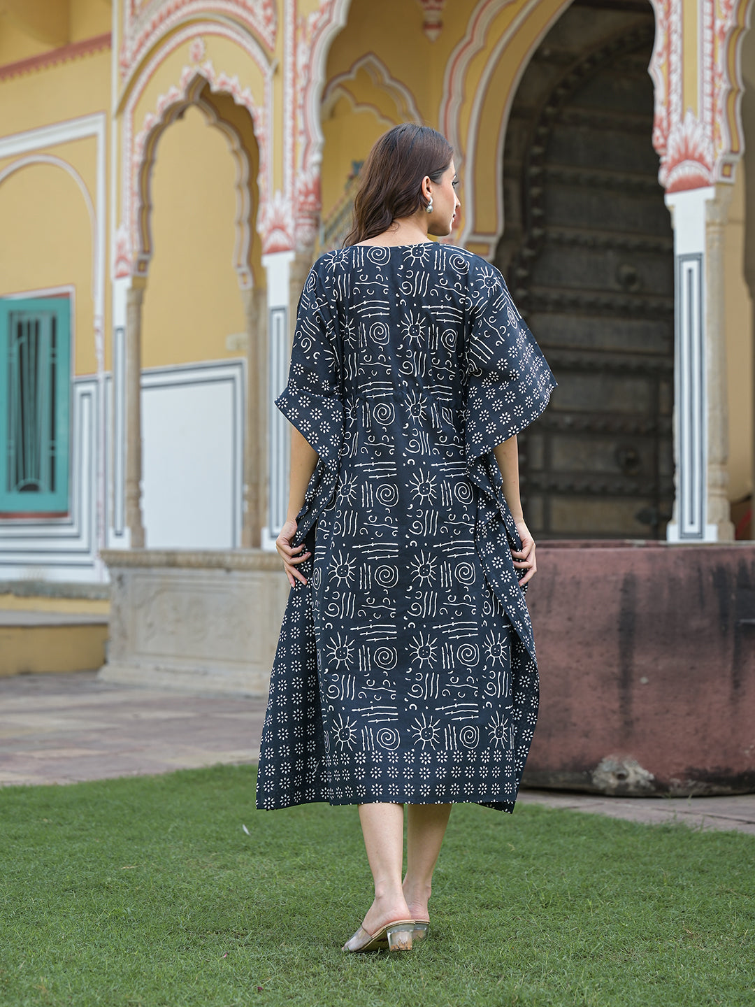 Divena Black & White Floral Print Kaftan