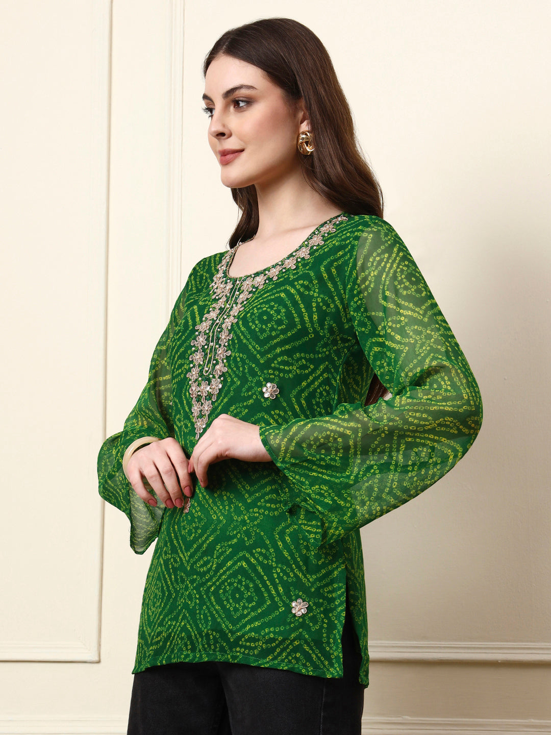 Divena Green Round Neck Georgette Bandhani Print Top