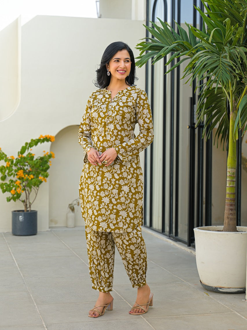 Divena Mahndi Green Curved Hem Cotton Kurta Pant Sets