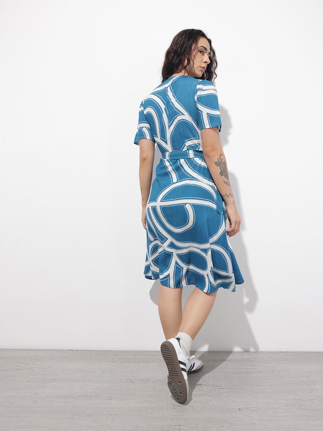 Divena Blue Lepal Neck Abstract Print Rayon Midi Dress