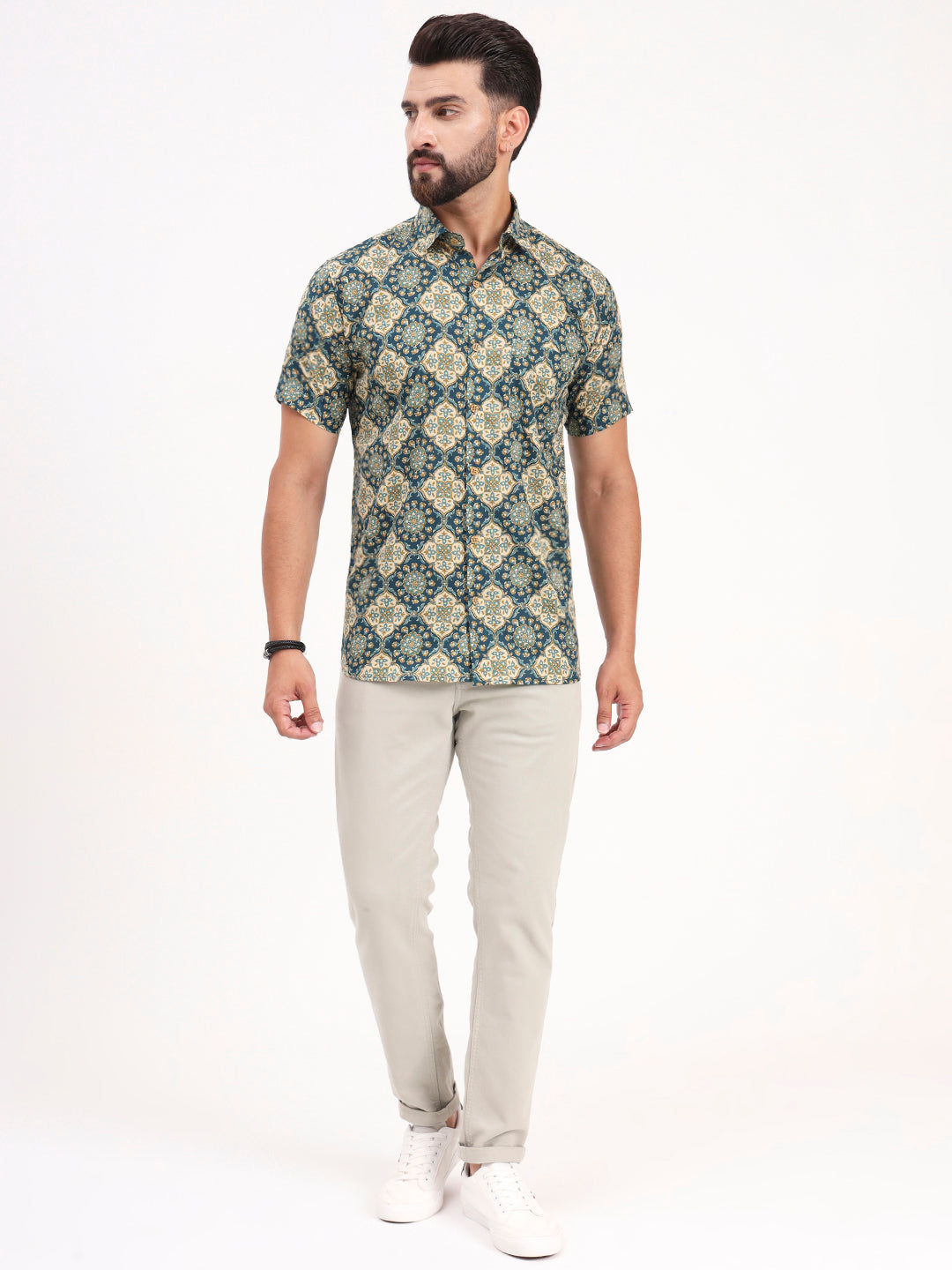 MILLENNIAL MEN Green Floral Printed Half Sleeves Shirt