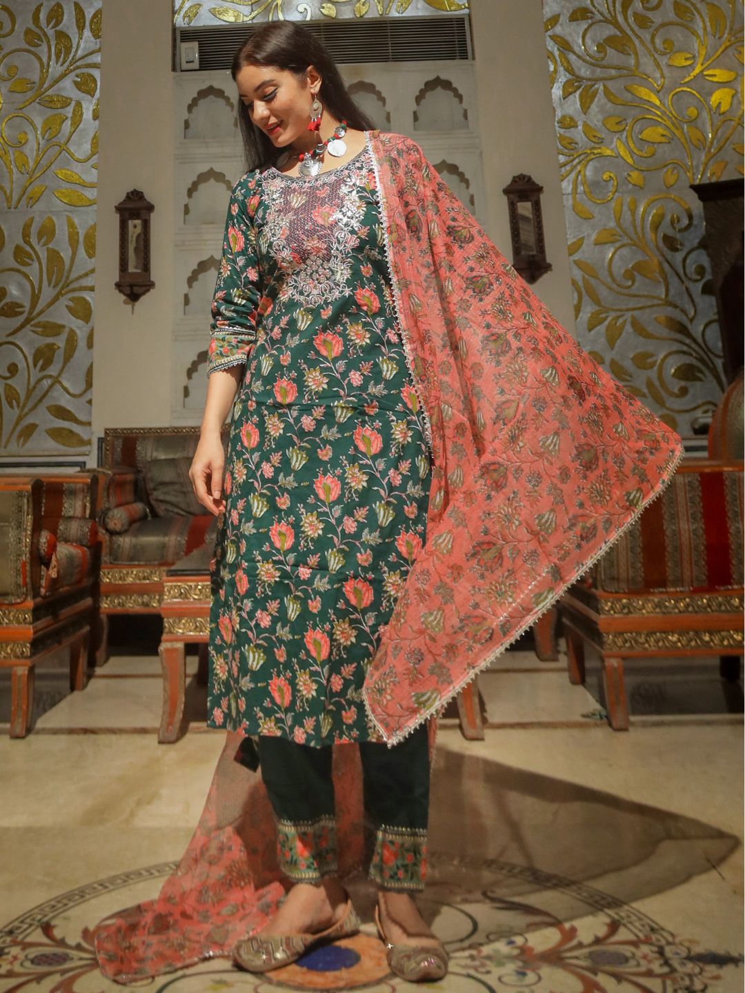 Green Floral Printed Kurta Pant Set with Dupatta — view 1